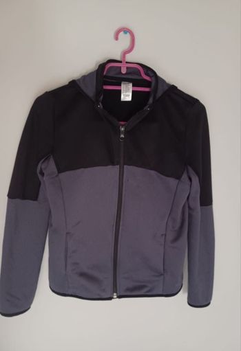 veste grise et noire 12/13 ans