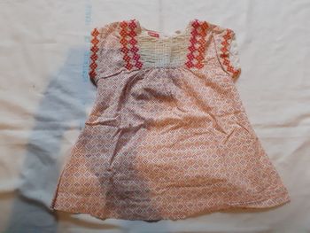 Robe motif rose et orange