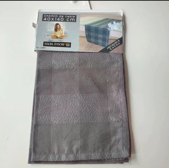 Chemin de table en coton avec des fils argentés de 40 x 140 cm