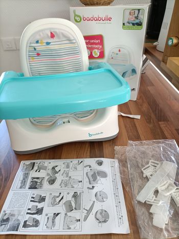 Siège réhausseur Badabulle blanc et bleu complet avec carton