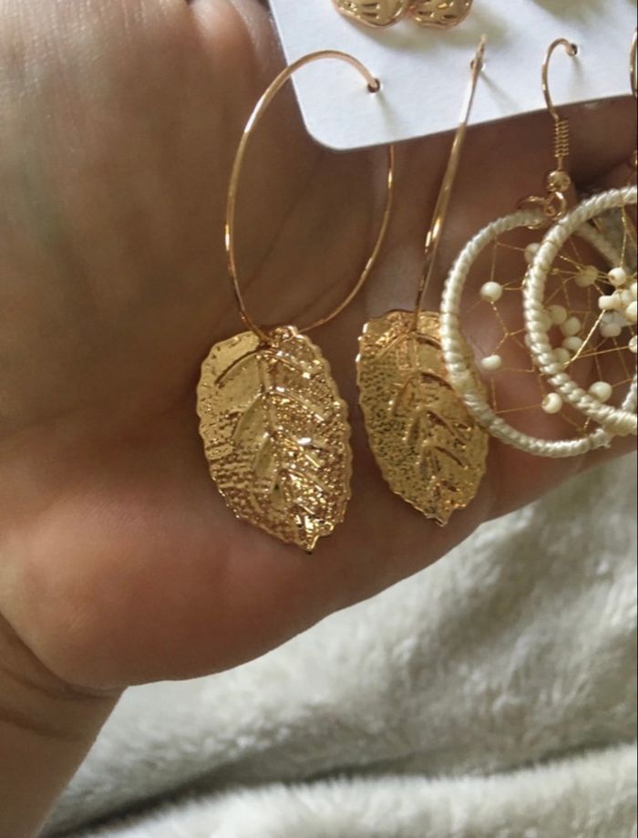 Lot de 6 boucles d’oreilles NEUVES pour femme couleurs doré et blanc - photo numéro 7