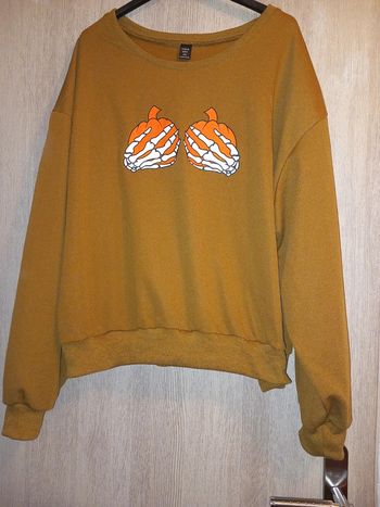 Sweat  mains squelette citrouille