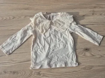 Maillot avec col imitation dentelle