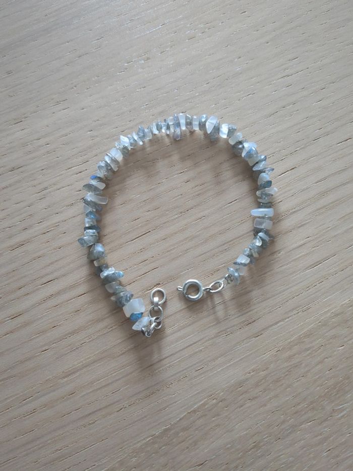 Bracelet gris en petites pierres - photo numéro 2