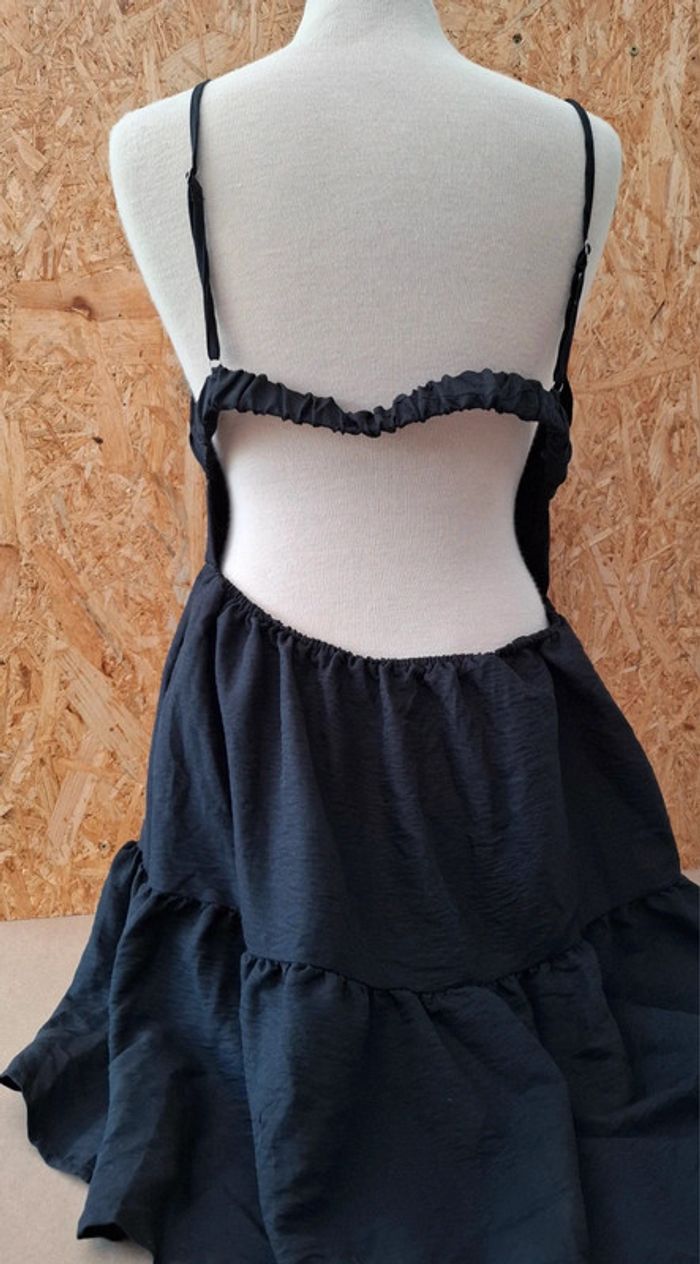 Robe décolleté V dos nu - photo numéro 3