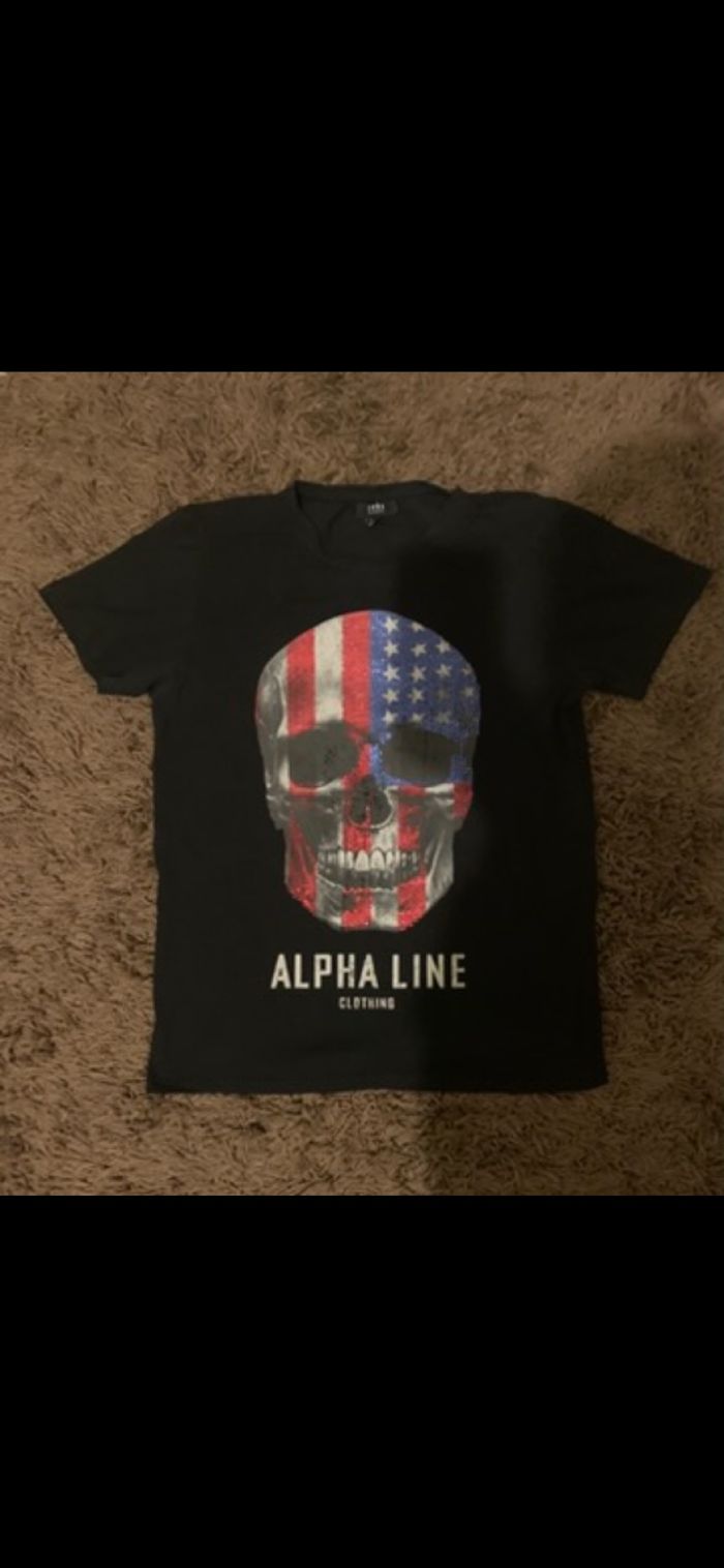 TEE shirt avec strass sur une partie marque smog alpha Line taille S - photo numéro 2