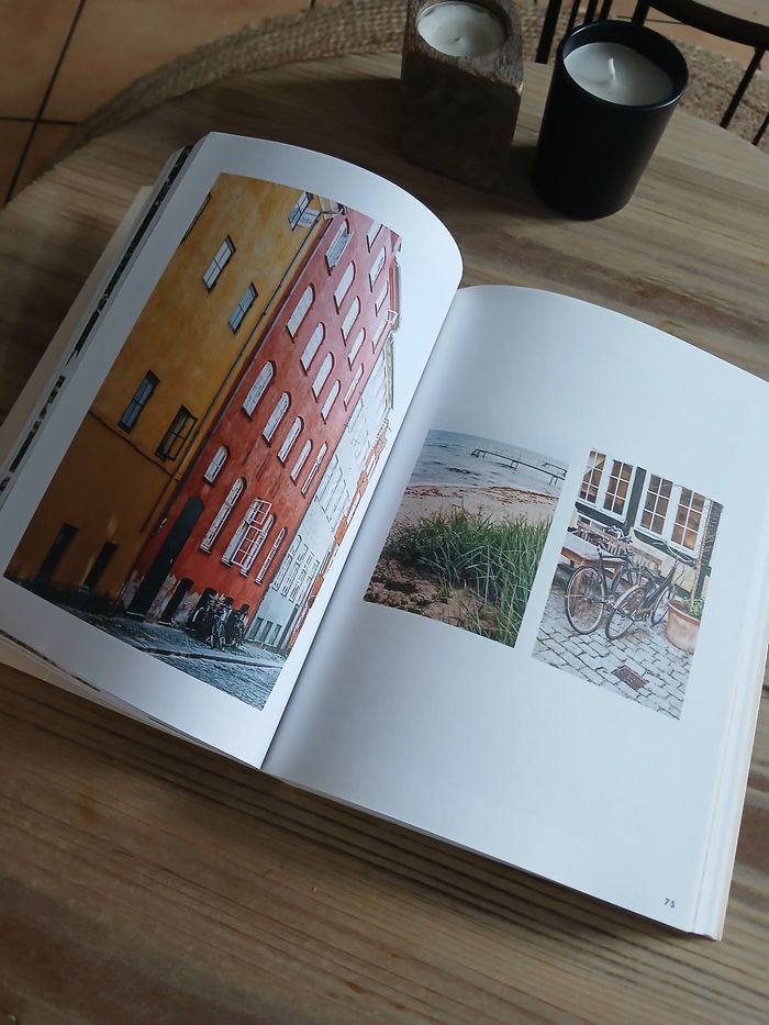 Grand livre Le livre du Wabi-sabi - Julie Pointer Adams.

Wabi-sabi : l’art de la perfection imparfaite !
Vous trouverez dans ce livre plein d’idées, des recettes originales, des conseils pour créer un cadre intime, des visites dans des demeures du monde  - photo numéro 2