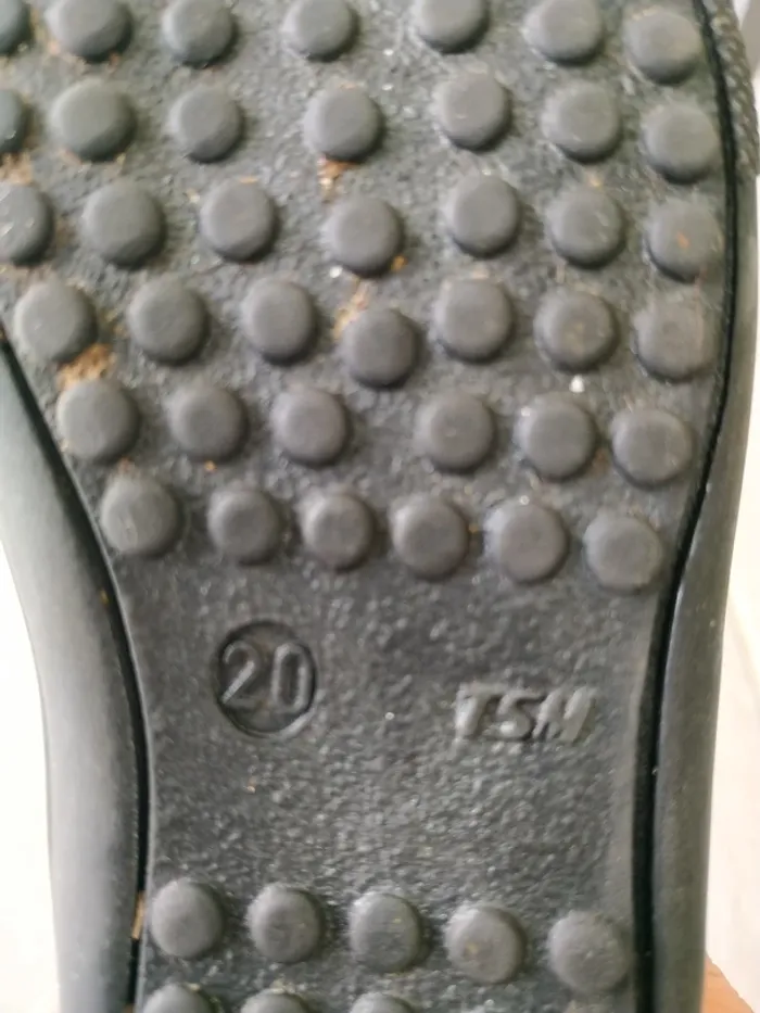 Chaussures pointure 20 - photo numéro 2