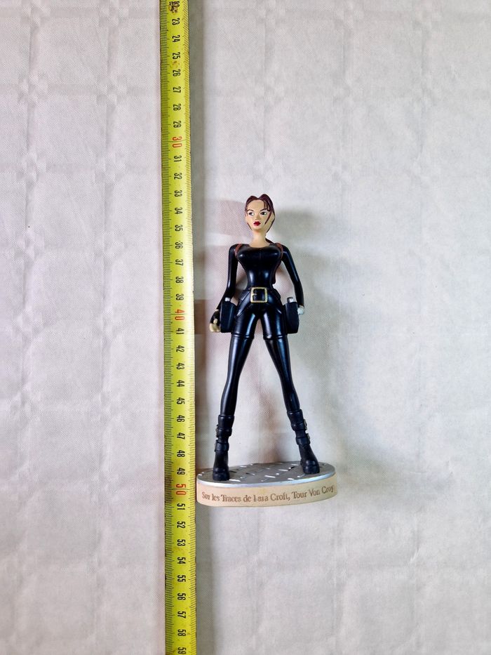 figurine de collection Atlas  , Tomb raider  , Lara Croft -    Sur les traces de Lara Croft ,Tour Von Croy - photo numéro 6