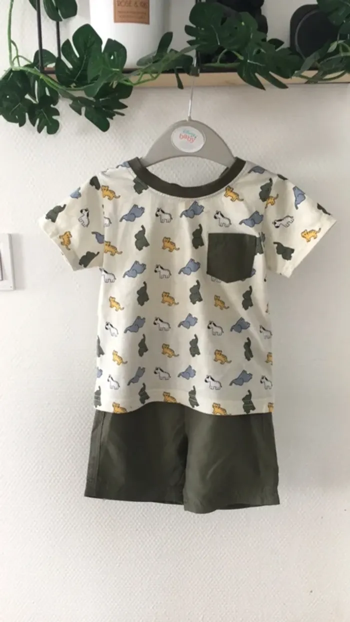 Ensemble short & tee-shirts