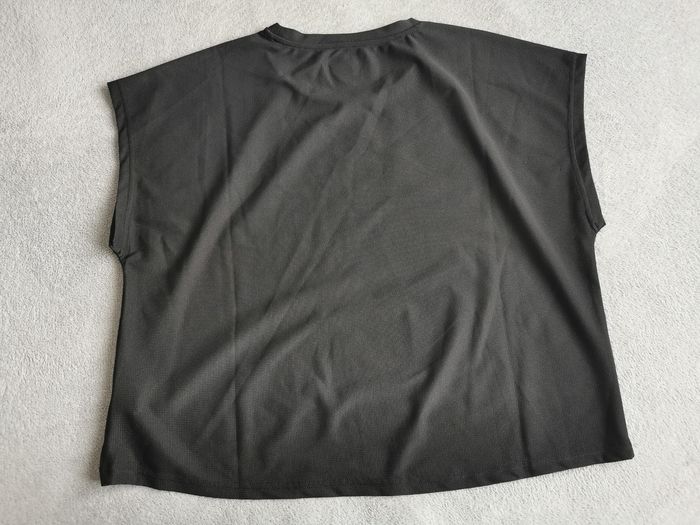 T-shirt sport taille M - photo numéro 2