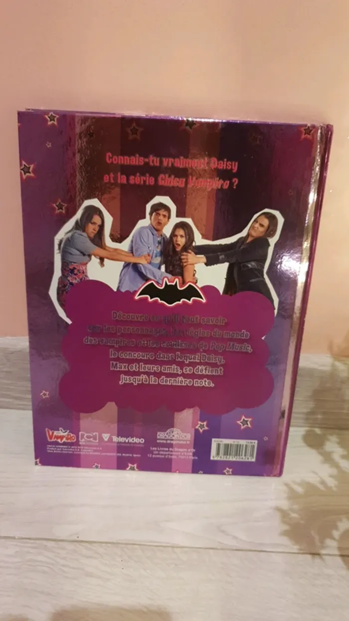 Le guide officiel Chica Vampiro NEUF - photo numéro 2