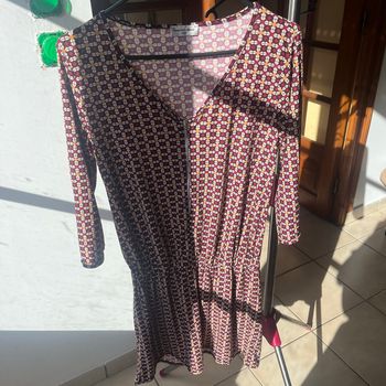 Robe à motif et fermeture