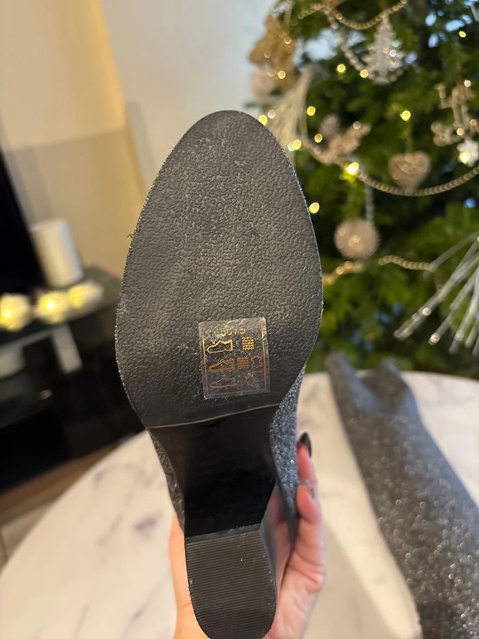 Bottes chaussettes argentées et noires - photo numéro 10