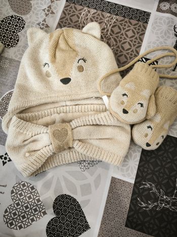 Ensemble bonnet/écharpe/gants 