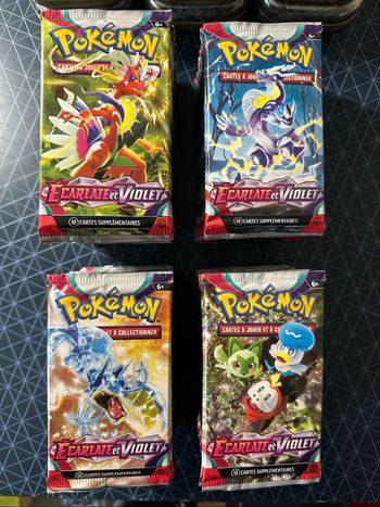 Lot de 74 boosters Pokémon Écarlate et violet FR
