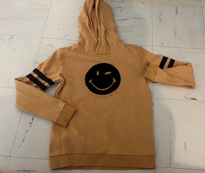 Pull à capuche smiley