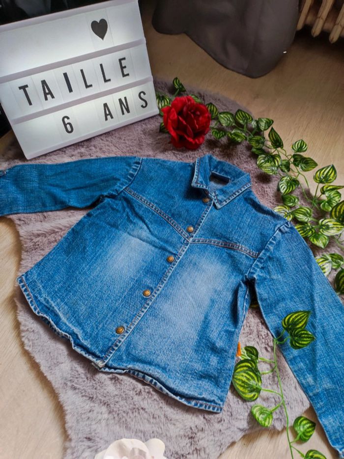 Belle veste en jean effet délavé taille 6 ans DPAM