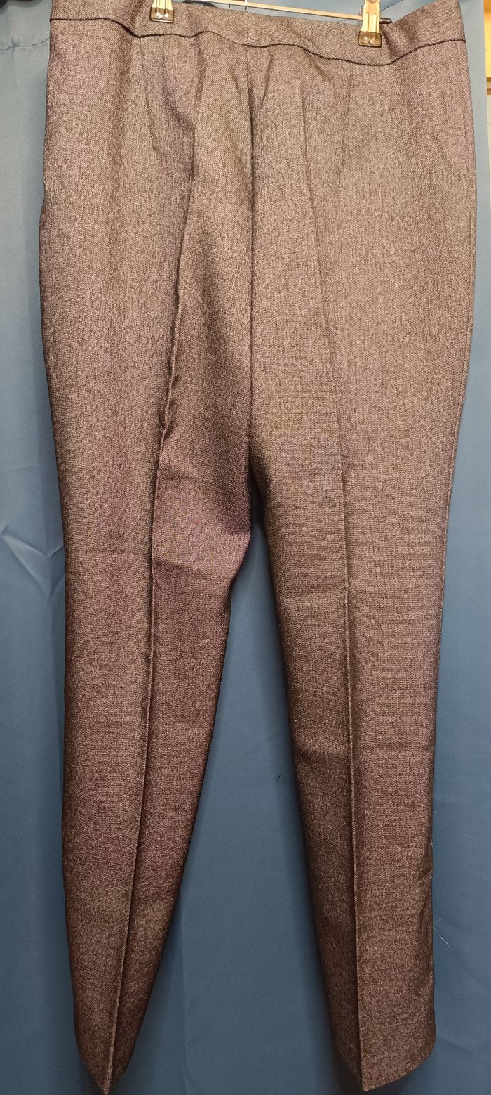 Pantalon à pince gris foncé. - photo numéro 2