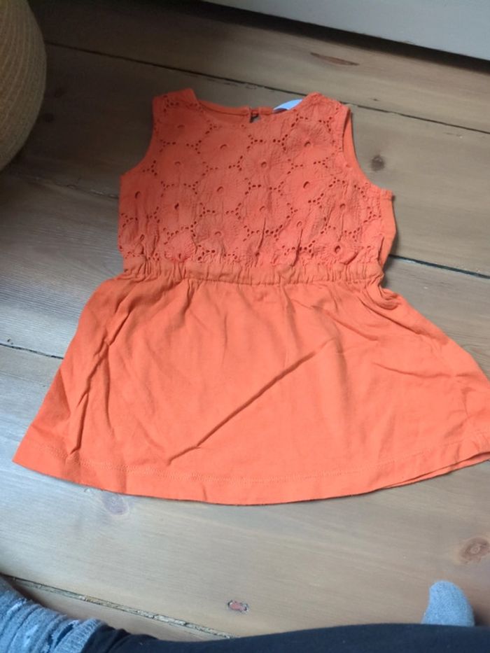 Robe 18 mois orange dentelle fleurs