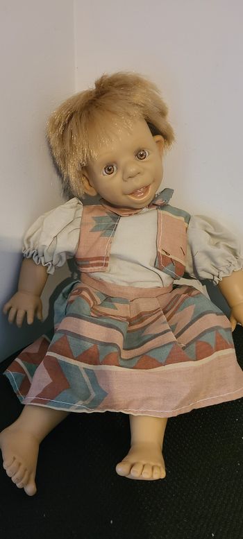 Moche poupée expressive 39 cm années 1990