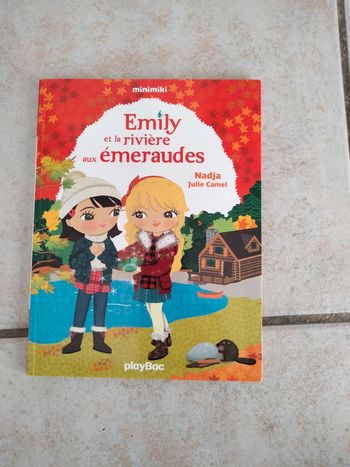 Livre et la rivière aux émeraude