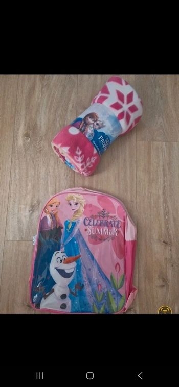 Lot neuf reine de neige sac a dos et plaid