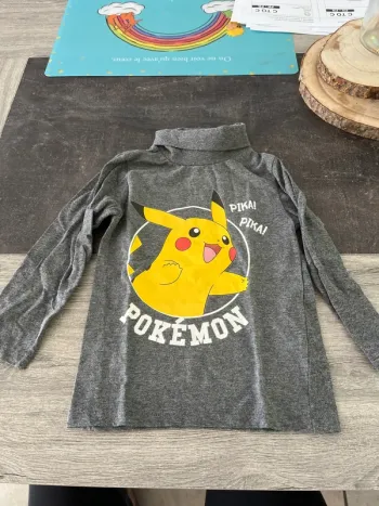 Sous pull pikachu Pokémon