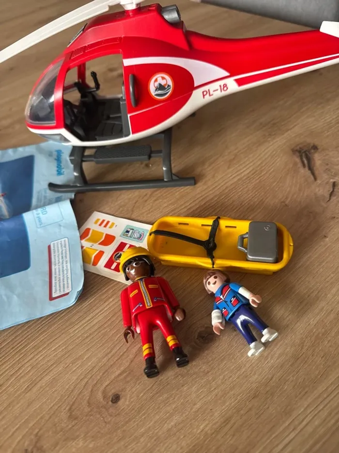 Playmobil 9127 hélicoptère des secours en montage - photo numéro 2