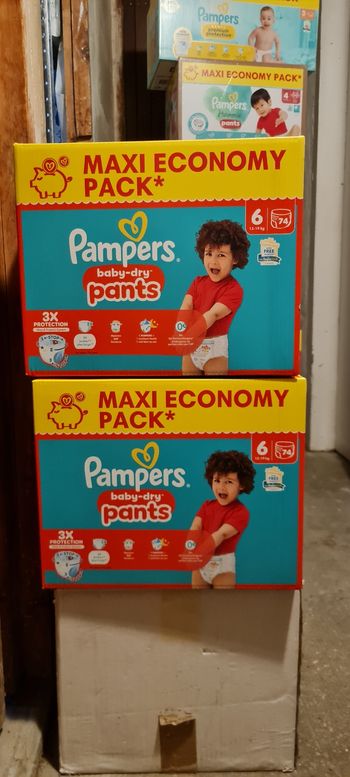 Lot de 2 cartons de couches pampers taille 6