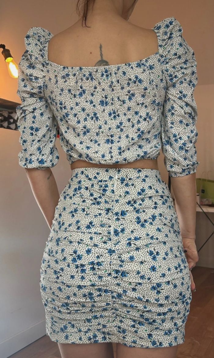 Crop top froncé - manches mi-longues - photo numéro 2