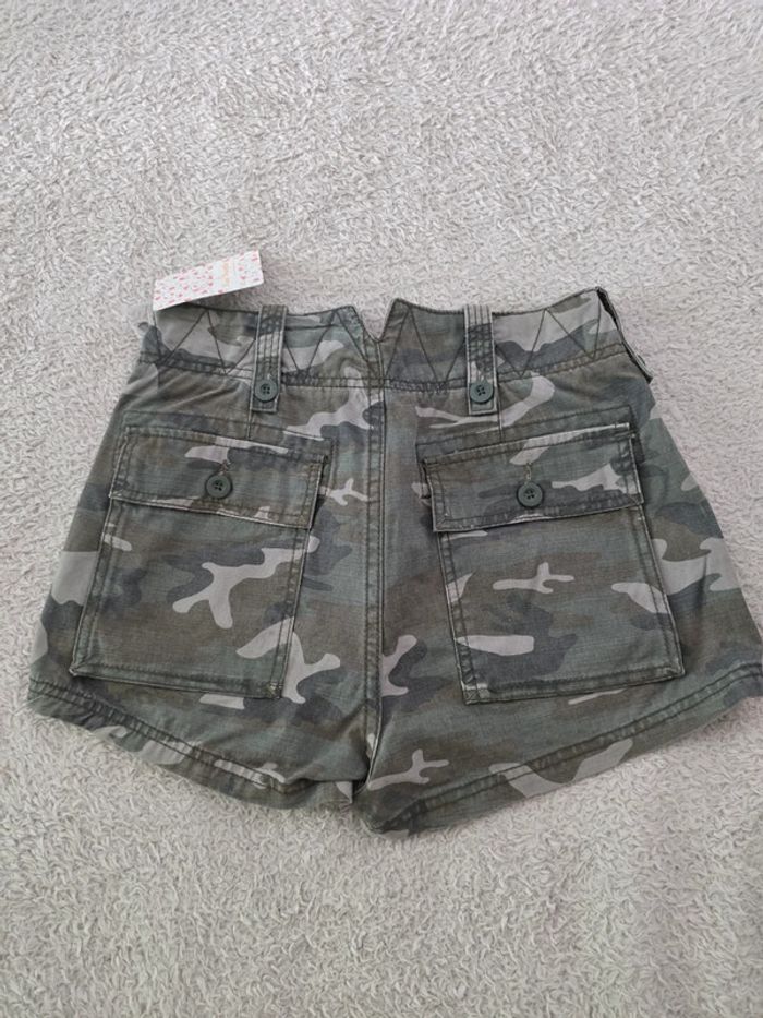 Short army neuf étiquette 🍒free People🍒taille 36 non négociable - photo numéro 2