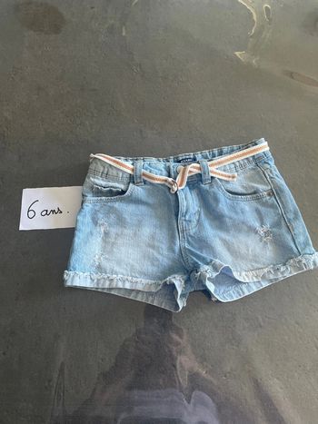 Short jeans