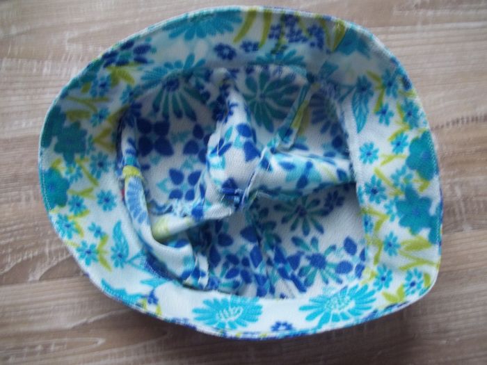Bob vintage blanc fleuri bleu - photo numéro 3