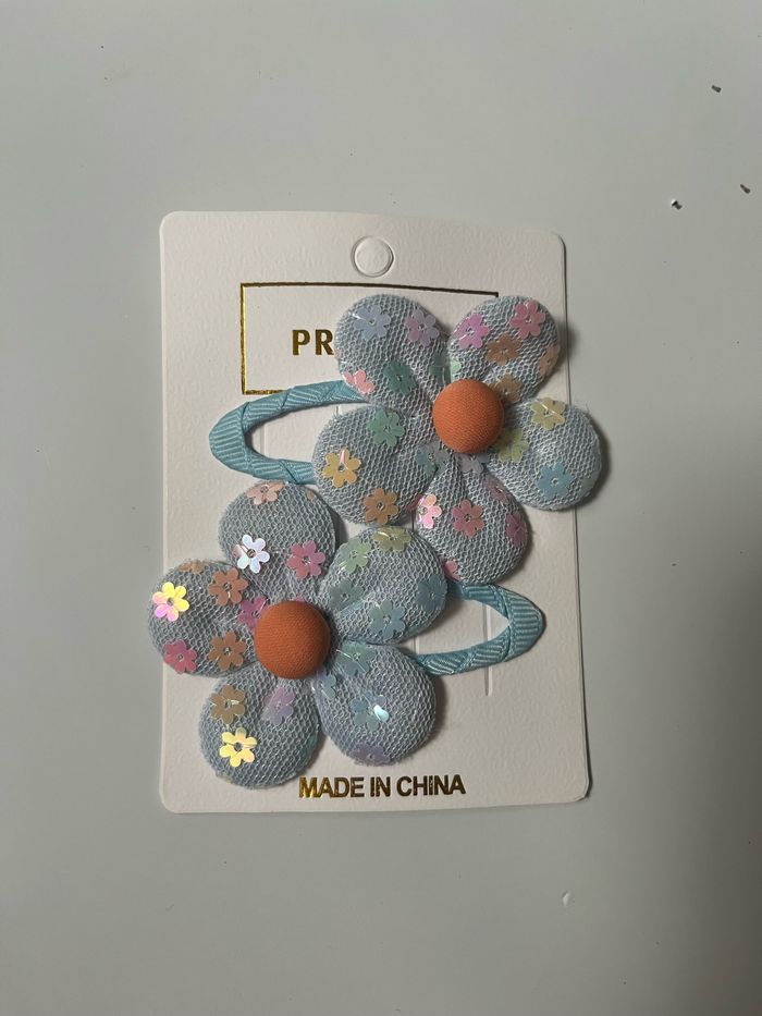 Barrette à cheveux à motif fleur pailleté - photo numéro 3