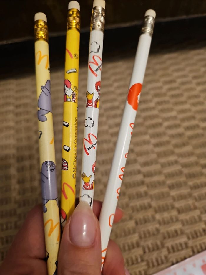 Crayons papier McDonald's vintages - photo numéro 13