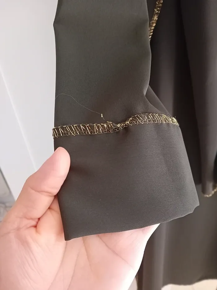 Abaya avec hijab intégré t.Unique 💚🌼 - photo numéro 3