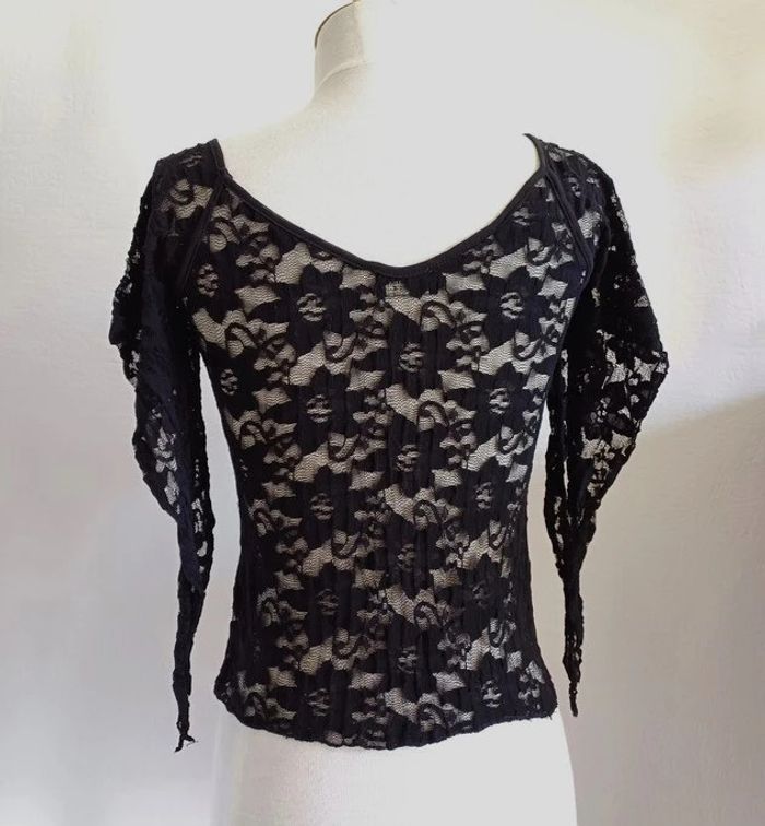Haut dentelle taille 38 Tendance Paris - photo numéro 4