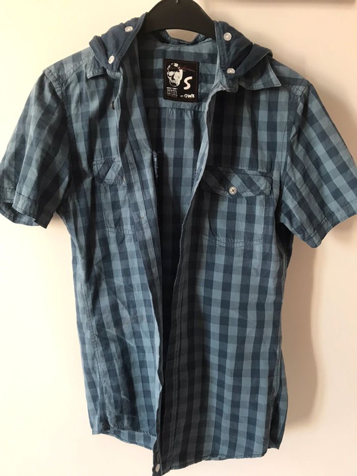 Chemise manches courtes à capuche à carreaux bleus