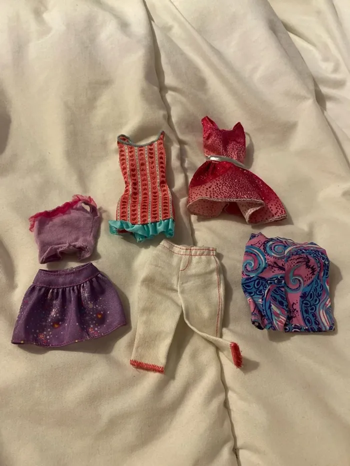 🌸 lot vêtements barbie 🌸