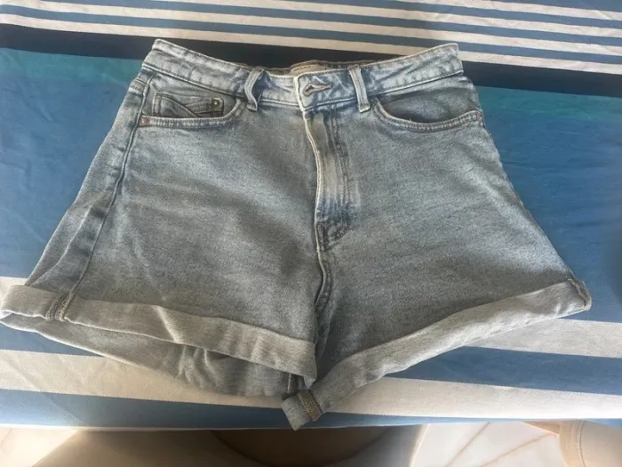Short jean’s stradivarius
