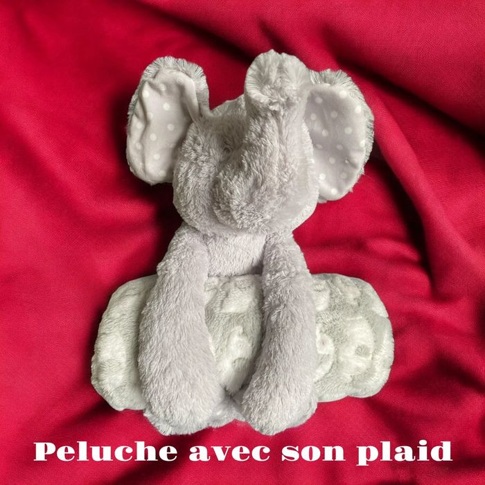 Peluche éléphant avec son plaid
