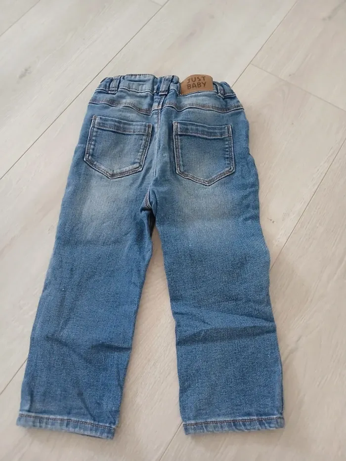 Jean taille 2 ans - photo numéro 2