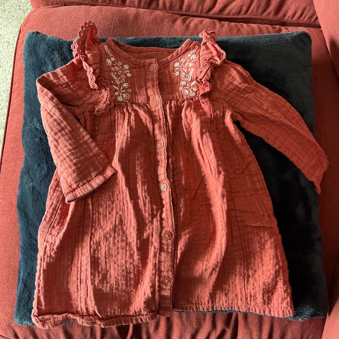 Robe  brodée