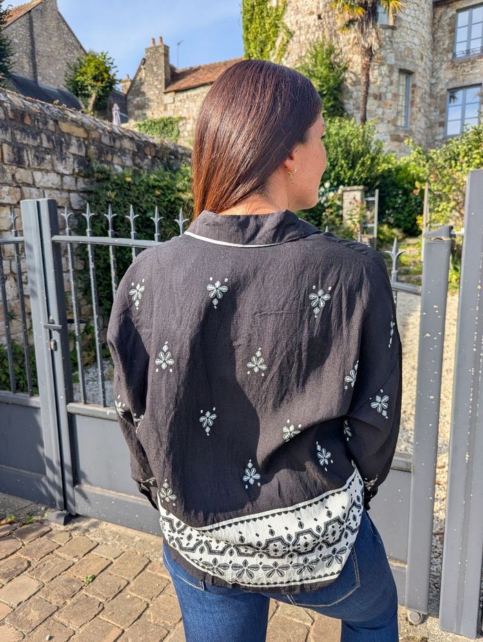 Chemise Saumur noir/écru à motifs
Taille S/M - photo numéro 4