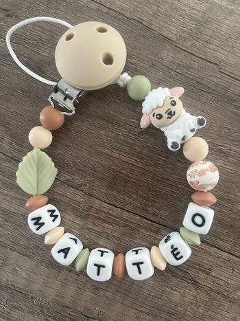 Attache tétine personnalisée mouton 