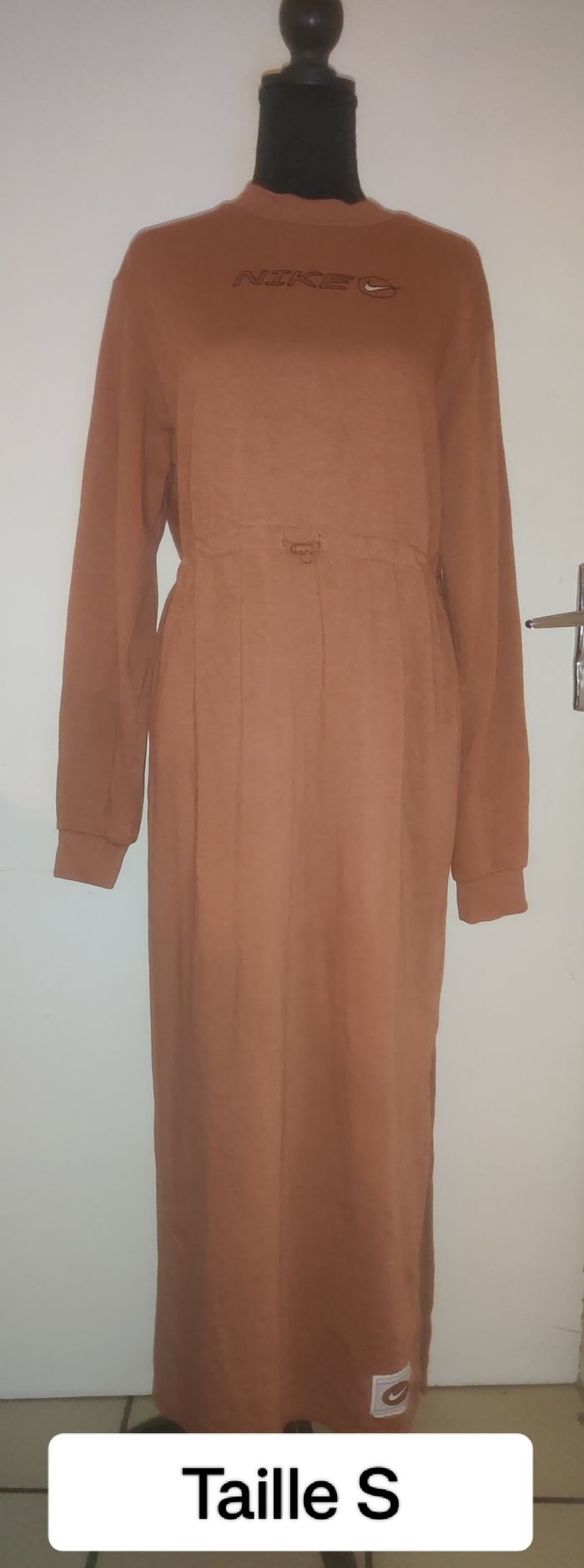 Robe longue pull Nike - photo numéro 2