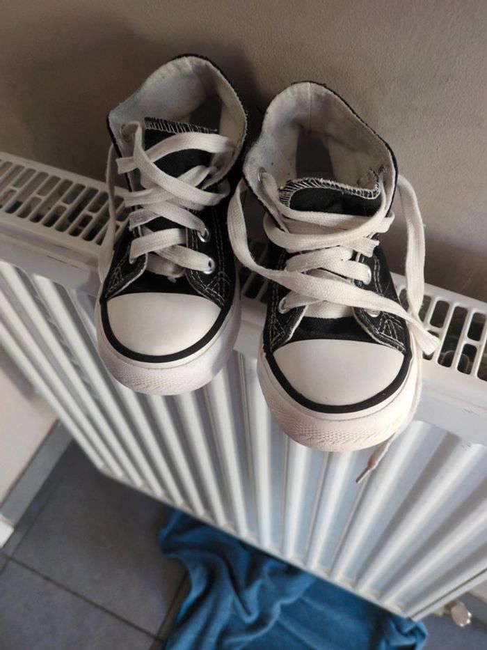 Chaussures à lacets fille t 26