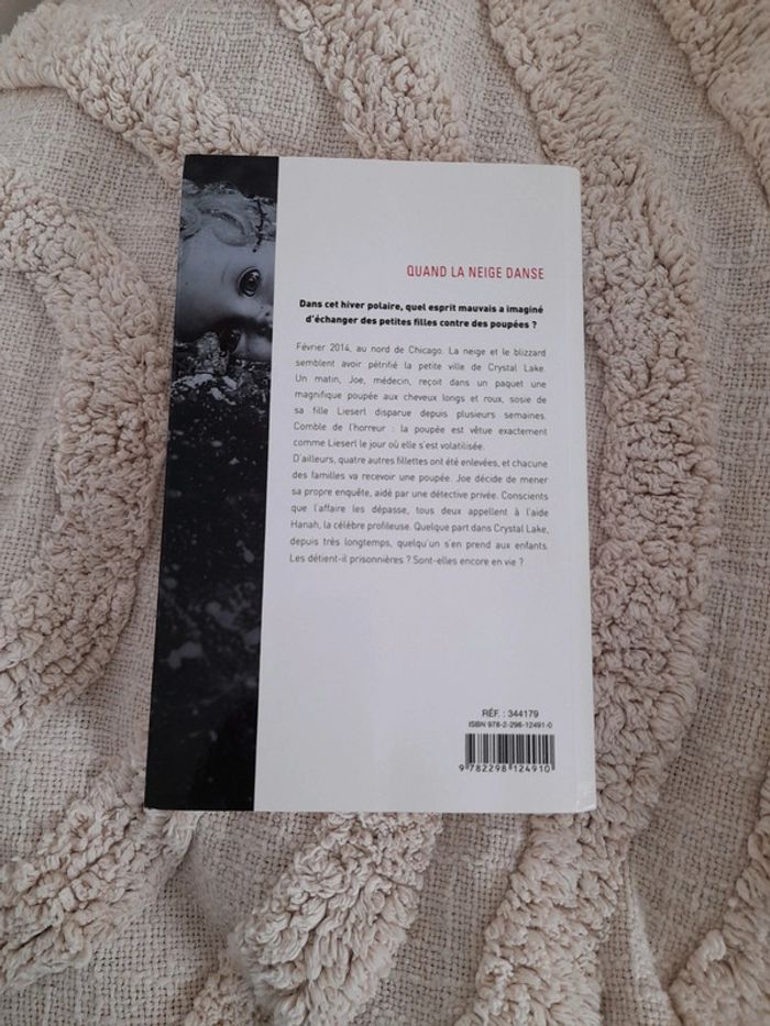 Livre Quand la neige danse de Sonja Delzongle - photo numéro 2