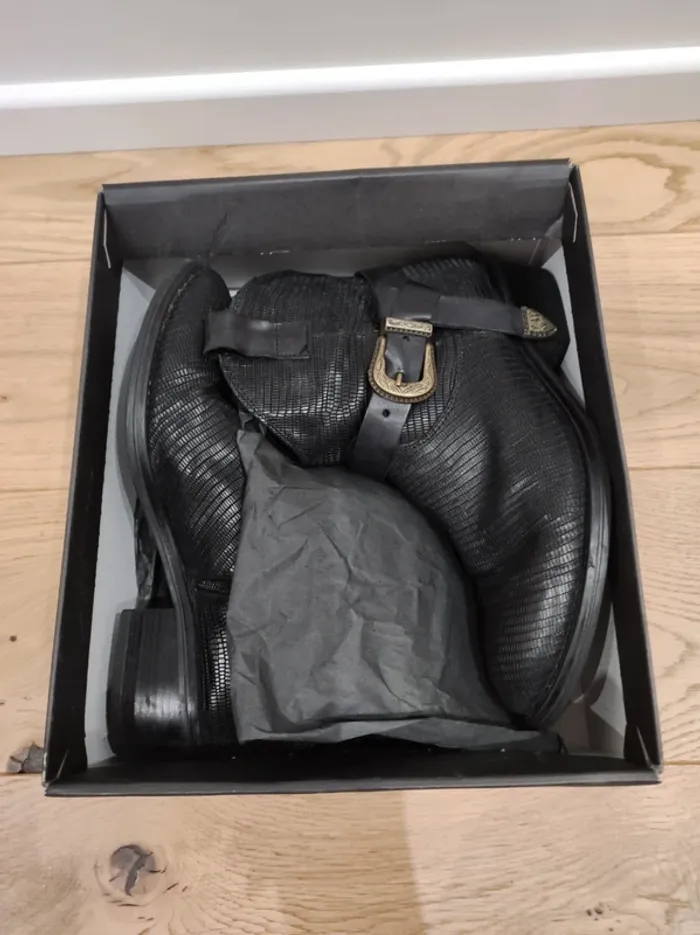 Boots/ bottines noires en cuir - 39 - très bon état - photo numéro 11